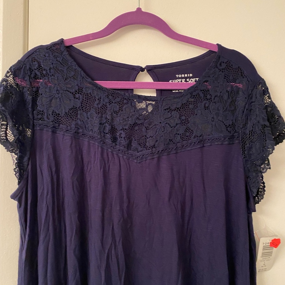 Torrid top - Picture 2 of 4